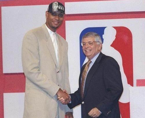 年内积累足 年内积累足